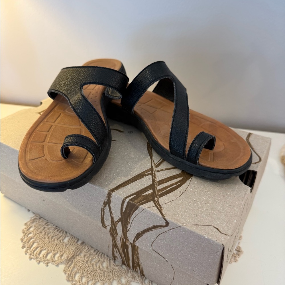 boc Black and Tan Women Sandals